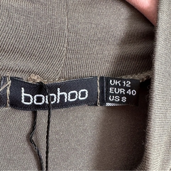 NWT Boohoo Army Green Aimee mock neck long sleeve crop top sz 8P - Picture 6 of 6